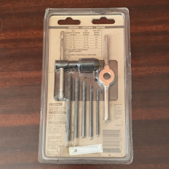 DEWALT 17-Piece SAE Tap and Die Set - Black and Silver - Picture 2 of 2